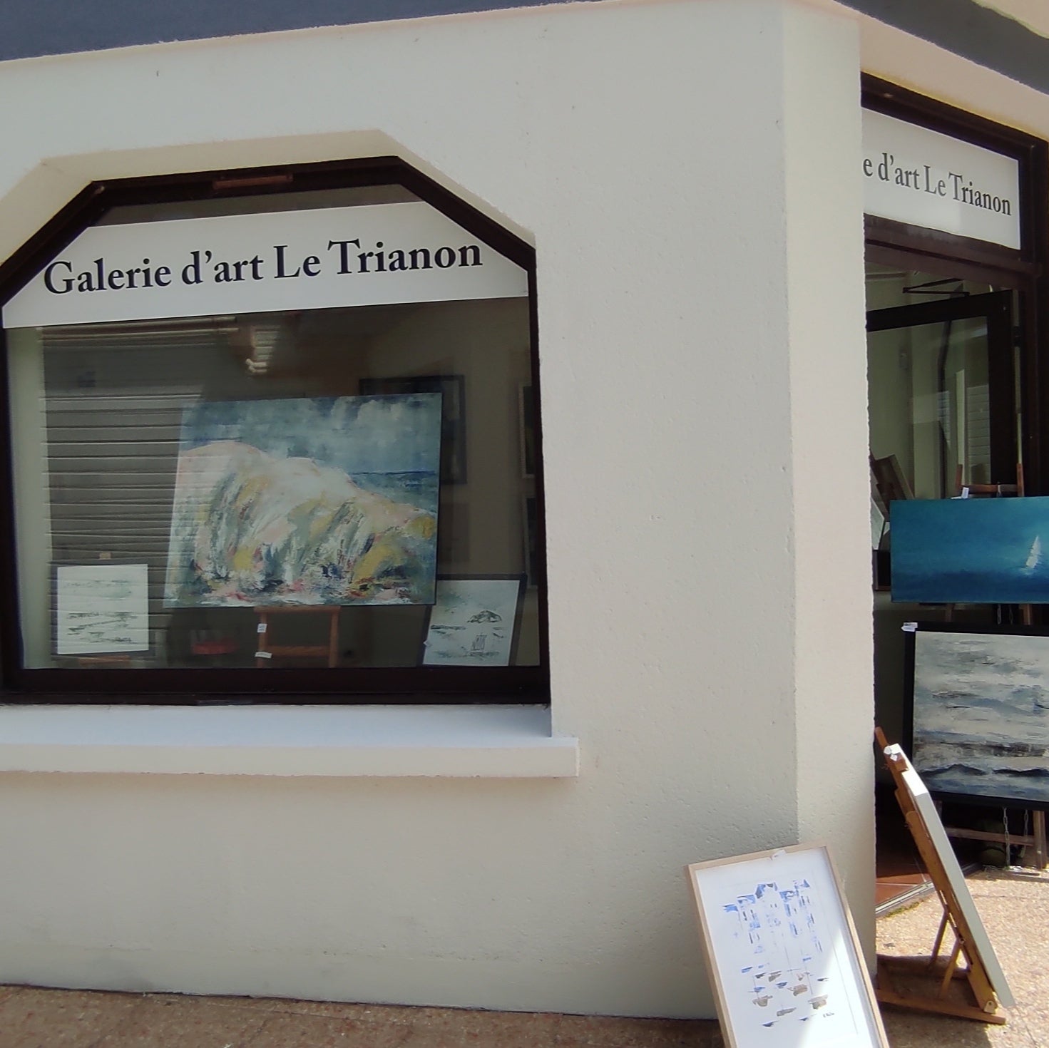 EXPOSITION ADELINE METRO LION SUR MER